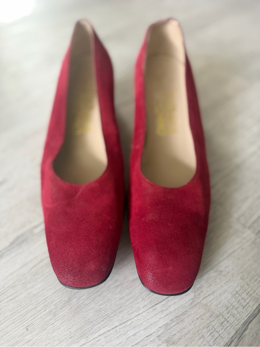 Red Suede Women's Pumps with Classic Rounded Toe 10.5 2A